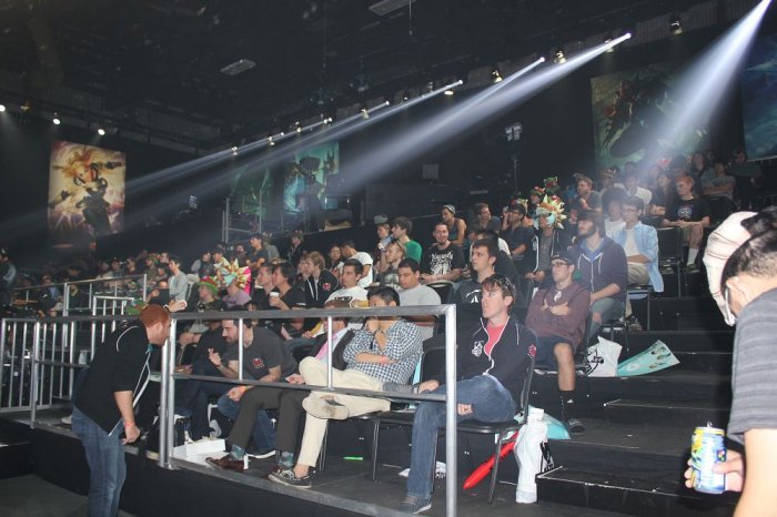 Doinb ：除非你家里特别有钱生活条件好，否则别打职业去读书